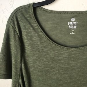 Army Green Lightweight Short Sleeve Scoop Neck Tee